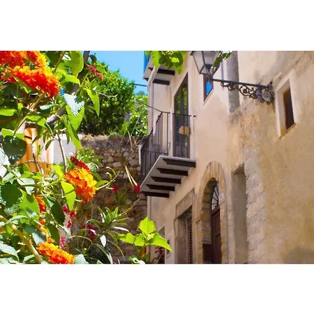 Cortile Osterio Xiv Apartment Cefalu