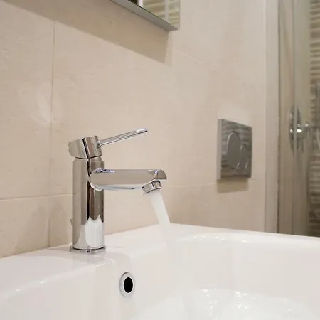 Cortile Osterio Xiv Apartment *