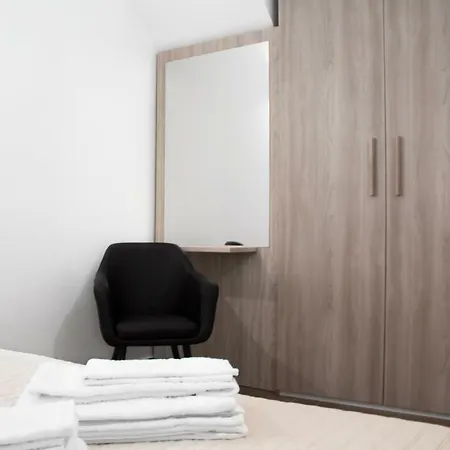 Cortile Osterio Xiv Apartment *